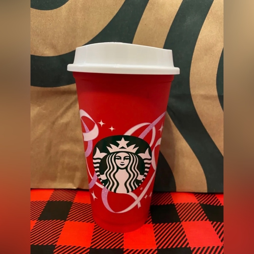 New Starbucks 2021 Holiday Swirled Ribbon Reusable Red Grande Hot Cup with Lid